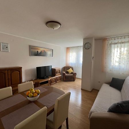 Apartman Spahija シベニク エクステリア 写真